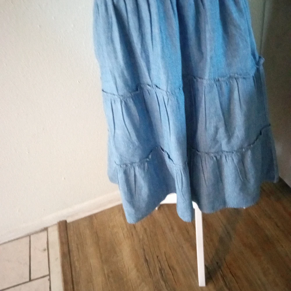 🆕 J. CREW [Factory] Smocked Tiered  Chambray Sun Dress | M NWT - Picture 7 of 11